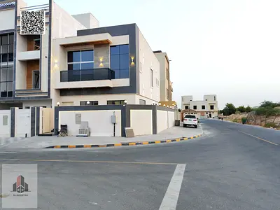 For sale: Corner townhouse, fully finished to a high standard, including water and electricity conn