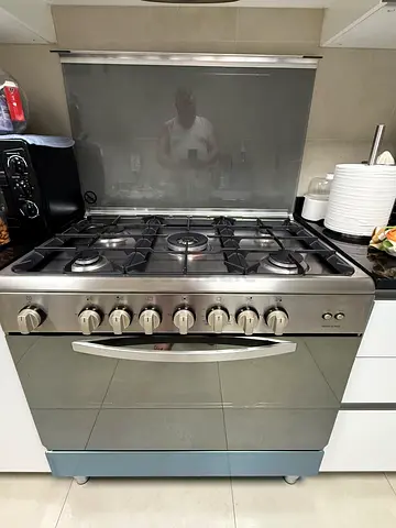 Indesit oven