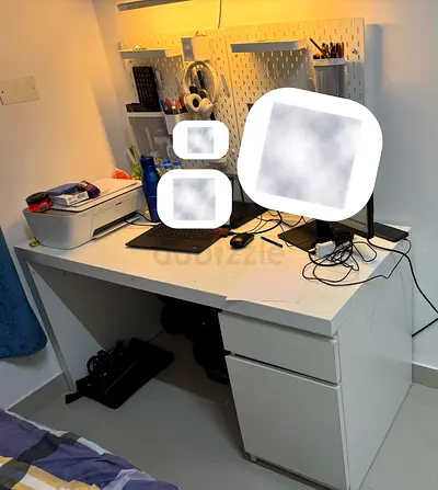 White office desk with 3 drawers — good working condition