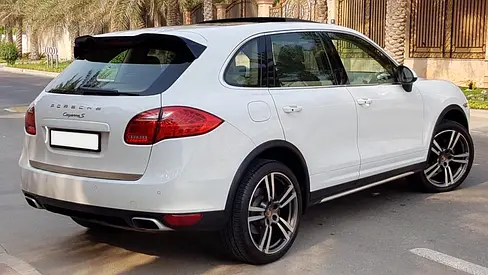 صورة 4 لـ 2015 Porsche CAYENNE