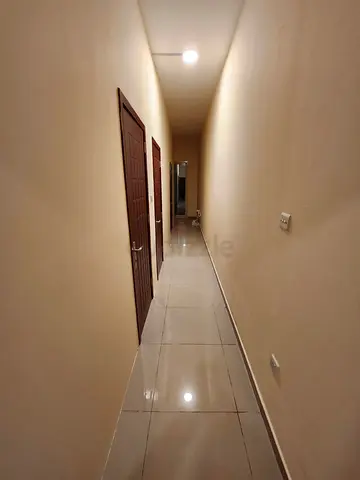 BIG WINDOW PARTITION FOR SINGLE LADY ONLY NEAR MOE (NO MALES, NO COUPLES)