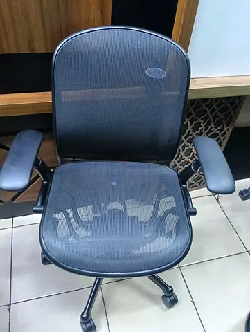 For selling Knoll chair.full mesh and comfirtable