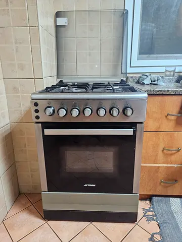 Stainless Steel Freestanding Gas Cooker with Oven - Good Working Condition