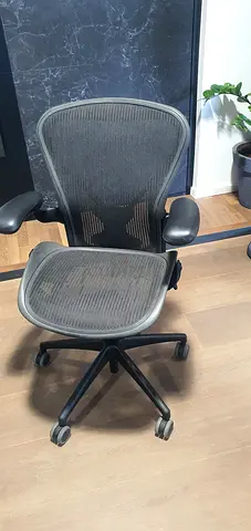 Herman Miller Areon Classic Chairs For Selling
