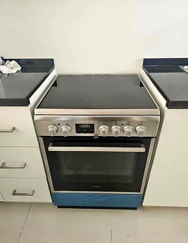 Whirlpool four burner cooker electric ceramic 60cm