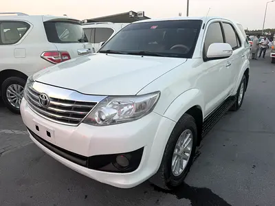 2013 Toyota FORTUNER — фото 3