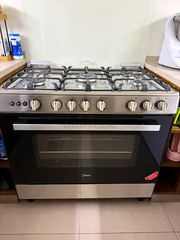 Stainless Steel 5-Burner Gas Cooker with Oven — Like New!
