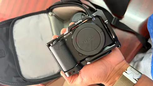 Sony ZV E10 - 4K WITH LENS AND ACCESSORIES- VERY VERY LESS USE