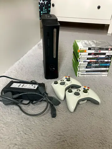 XBOX 360 120GB HDD + 2 Controllers + 13 Disc Games + AC Adapter