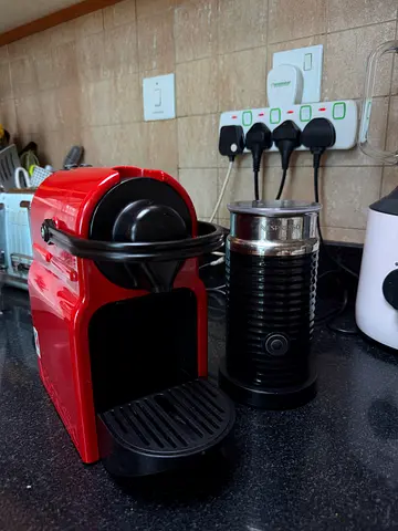 Nespresso Inissia Capsule Coffee Machine with Milk Frother - Red