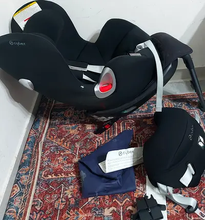 Cybex platinum sirona  rotating 360 ( 0 to 4 years