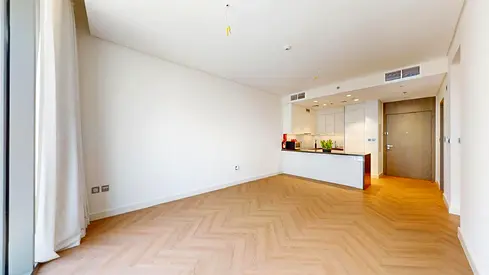 إطلالة على البحيرة والأفق | شقة بغرفة نوم واحدة | تصميم حديث بمخطط مفتوح