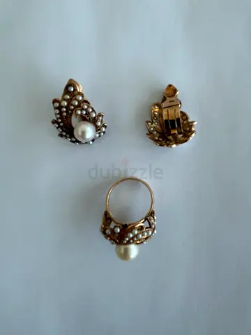 Vintage pearl and rhinestone ring with matching clip-on earrings set