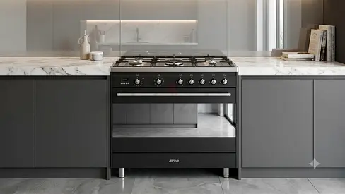 SMEG 90cm Gas Range Cooker with Oven – Stainless Steel | Premium Italian Design