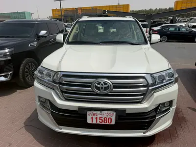 2017 Toyota Land Cruiser GXR fullopshin v6GCC Specs