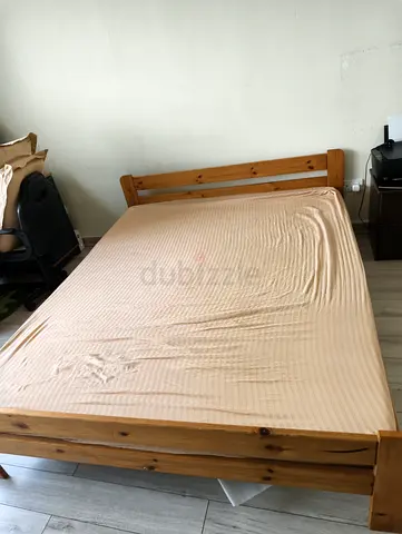 Sturdy cot and mattress 200*160 cm