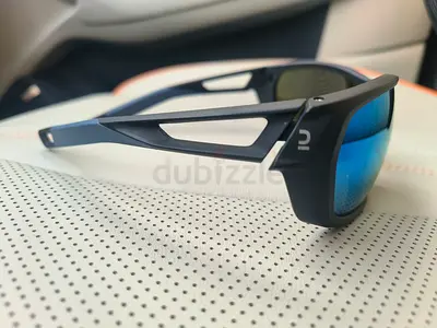 Blue mirrored sport sunglasses with ventilated frame - used