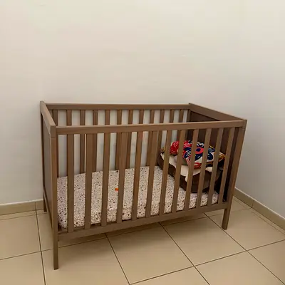 Wooden Baby Crib in Good Condition - Single Convertible Cot (mattress not included)