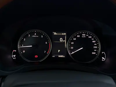 صورة 15 لـ 2025 Lexus IS-SERIES