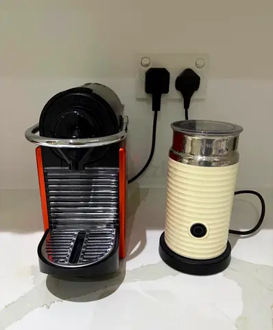 Nespresso Pixie Coffee Machine & Milk Frother Aeroccino