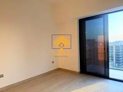 ELEGANT STUDIO| PREMIUM STUDIO |MULTIPLE CHEQUES