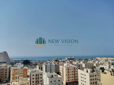 غرفة وصالة بإطلالة بحرية بلكونة مساحة كبيرة غاز مركزي بناء مخصص لسكن العائلات  موقع حيوي متميز قريب من مخرج دبي