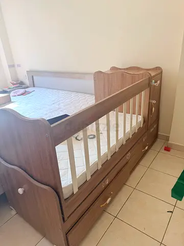 Wooden Baby Crib with Built-in Drawers and Mattress - Good Condition