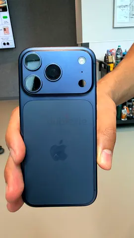 Iphone 17 pro 256 deep blue
