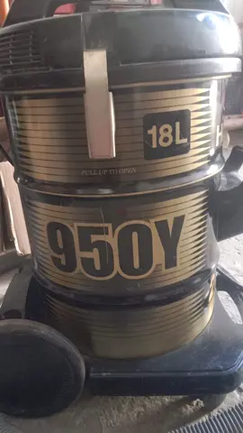 Used 18L 950Y Canister Vacuum Cleaner - Working Condition