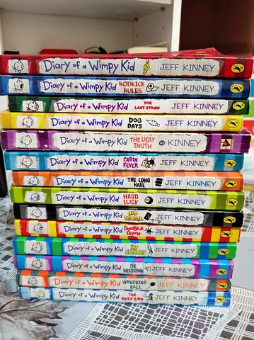 Diary of a Wimpy Kid Books 1-19 Collection (JEFF KINNEY)