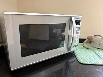 Panasonic Countertop Microwave - Good Working Condition