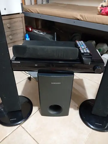 Samsung 5.1 Home Theater System with Subwoofer and Remote