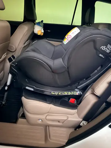 Britax Römer DUALFIX i-SIZE Car Seat – Excellent Condition