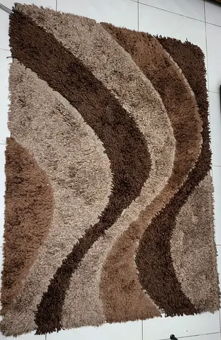 Carpet 47x67 inches size for only 30 dhs