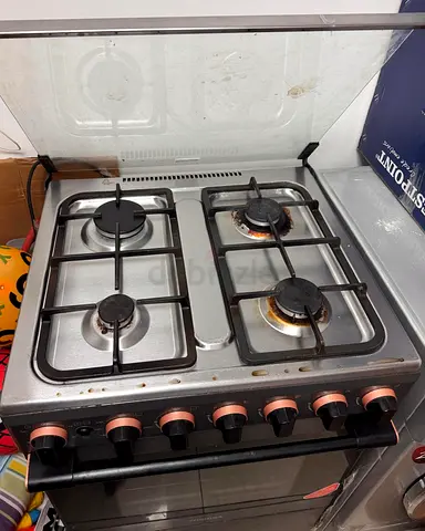 4-Burner Gas Cooker with Glass Lid