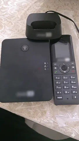 Bussiness or home Cordless VoIP Desk Phone with Handset and Charging Dock from E&.