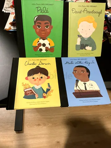 Set of 4 Children's Picture Books — Classic Short Biographies ( amazing condition )