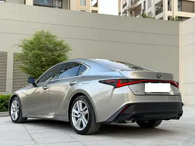 صورة 6 لـ 2025 Lexus IS-SERIES
