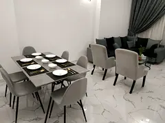 Exceptional Opportunity in Oasis Towers – Spacious 2-Bedroom Apartment with Water View and Immedia