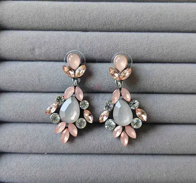 Pink crystal drop stud earrings / Flawless