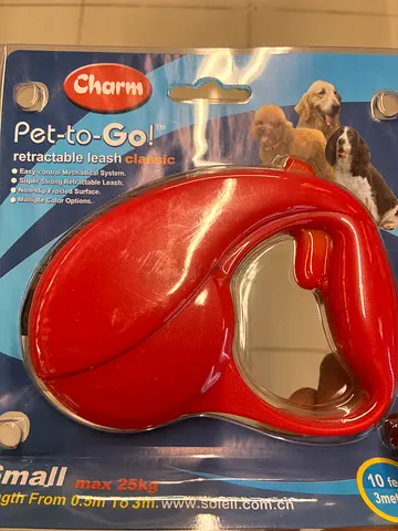 Red or blue Charm Pet-to-Go Retractable Dog Leash (new in pack)