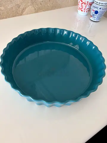 Ceramic pie dish