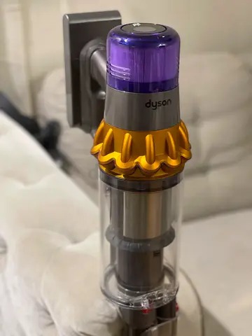 Dyson V15 detect absolute for sell. Excellent condition