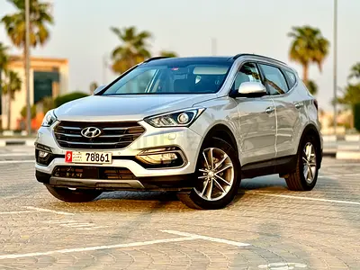 Hyundai Santa Fe 2017 GCC Specs GDI 4WD low Kilometers Full service History