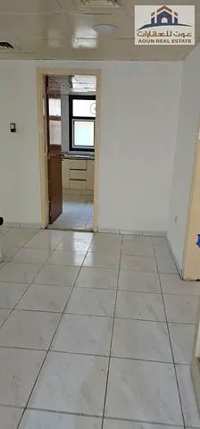 🏠 للإيجار – القاسمية، بالقرب من نستو غرفة وصالة حمام تكييف مركزي 💰 الإيجار: 32,000 درهم سنويًا 💳 الدفع: 4 دفعات فقط 🏢 عمولة المكتب: 2,100 درهم
