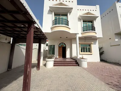 We maintained 5bhk villa near to corniche….