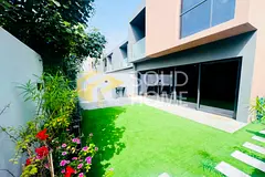 Spacious Townhouse | Close to pool | Freehold