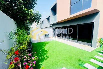 Spacious Townhouse | Close to pool | Freehold