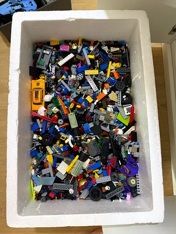 Huge box of Lego pieces