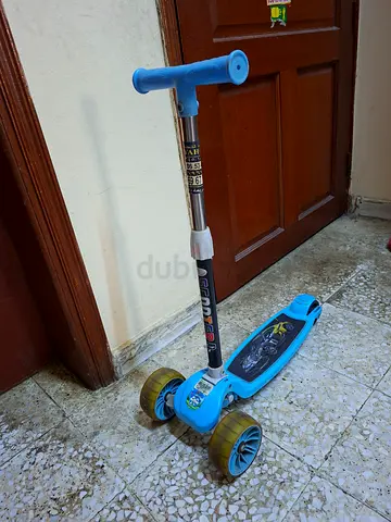 Blue three-wheel kids scooter - good condition